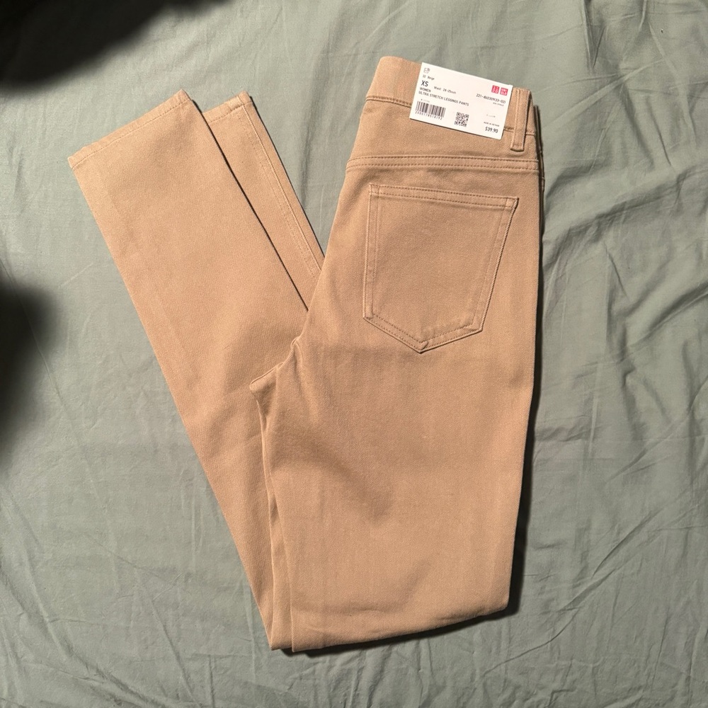 NWT - Uniqlo Ultra Stretch Leggings Pants - Tan